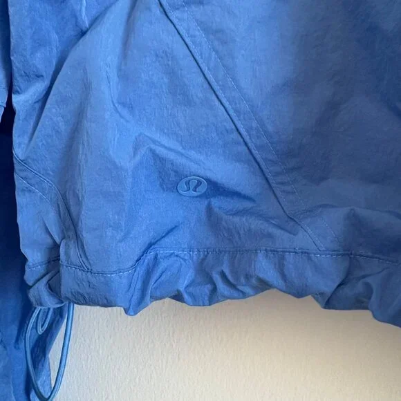 Lululemon Athletic Scuba Cropped Anorak Jacket Pool Party NWT Size 8